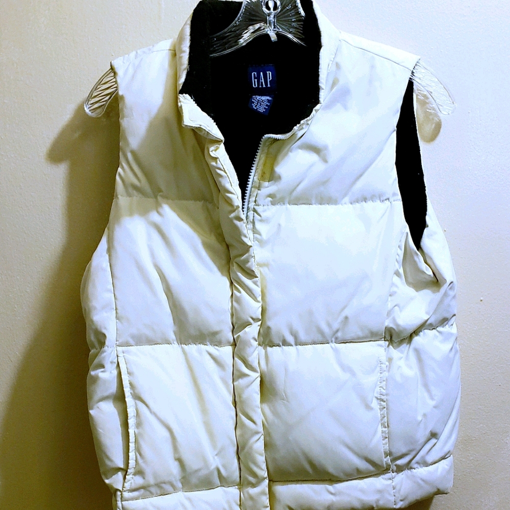 GAP Puffy Vest (S)